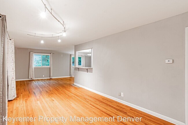 Foto del edificio - 2 br, 1 bath House - 2525 South Linley Court