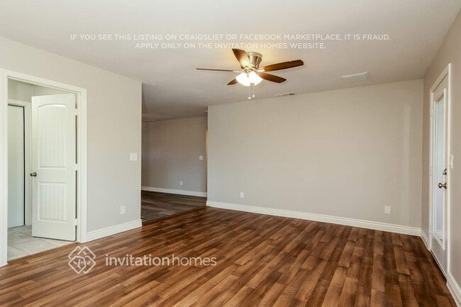 Foto del edificio - 6445 W Carol Ave