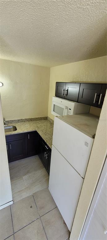 Foto del edificio - 421 E Kennedy Blvd