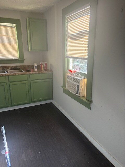 Building Photo - 302 Blueberry St
