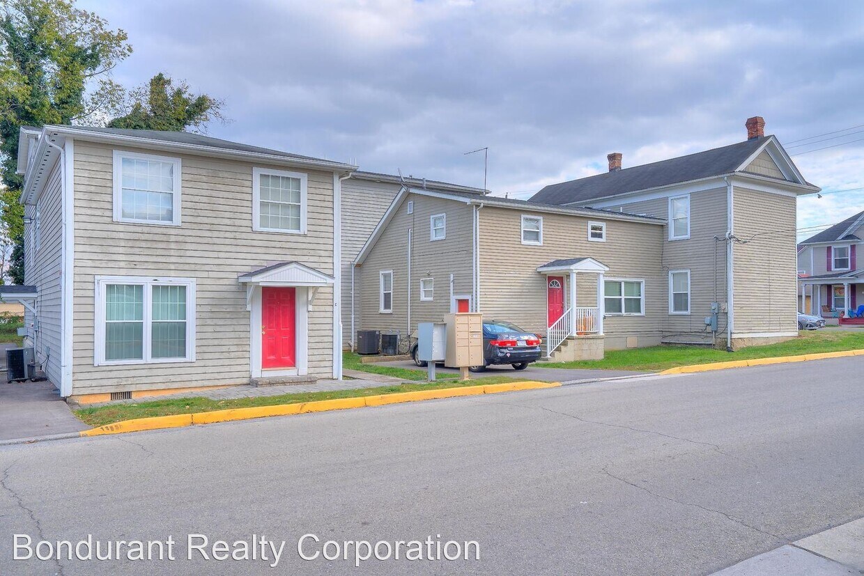 1030 Downey St, Radford, VA 24141 Room for Rent in Radford, VA