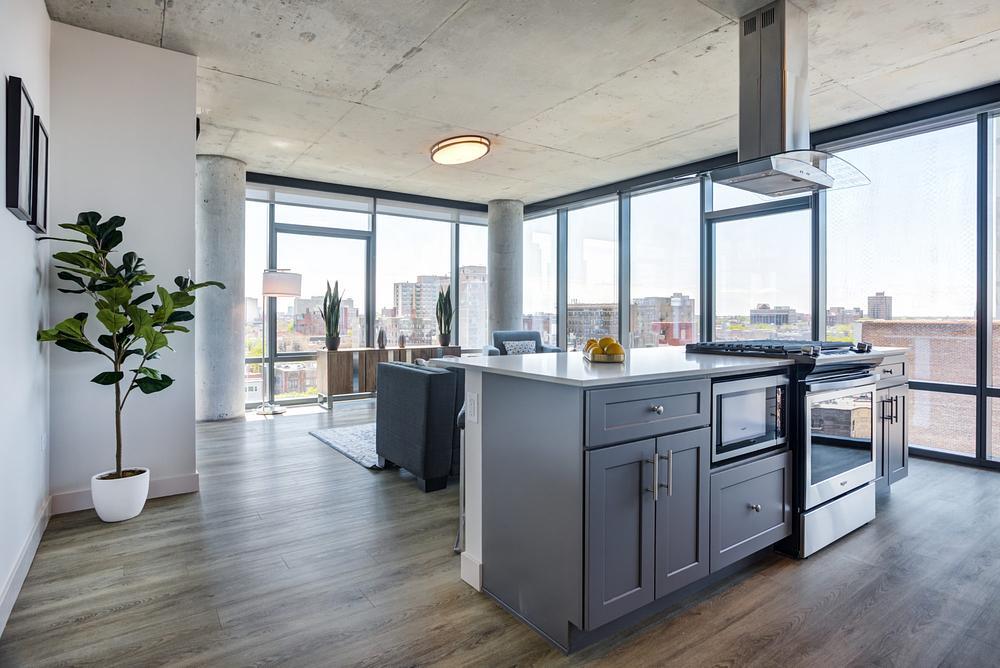 Foto principal - 452 W Belmont Ave