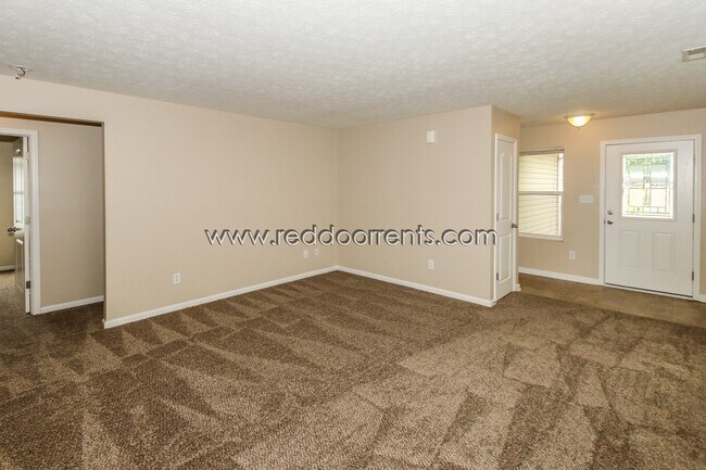 Building Photo - Coming Soon! Franklin Township Home!