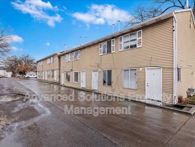 Photo - 1211 Iola Ave Apartment