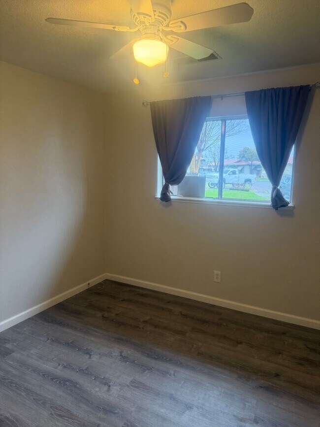 Foto del edificio - Great 3 bedroom 2 bath home some utilities included