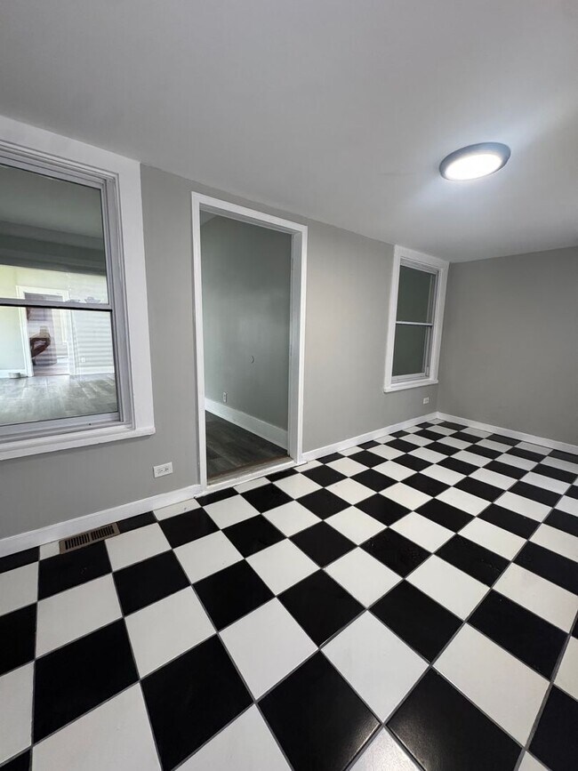 Foto del edificio - Beautiful 2-bedroom house for Rent in Lansing, IL VAILABLE NOW!!