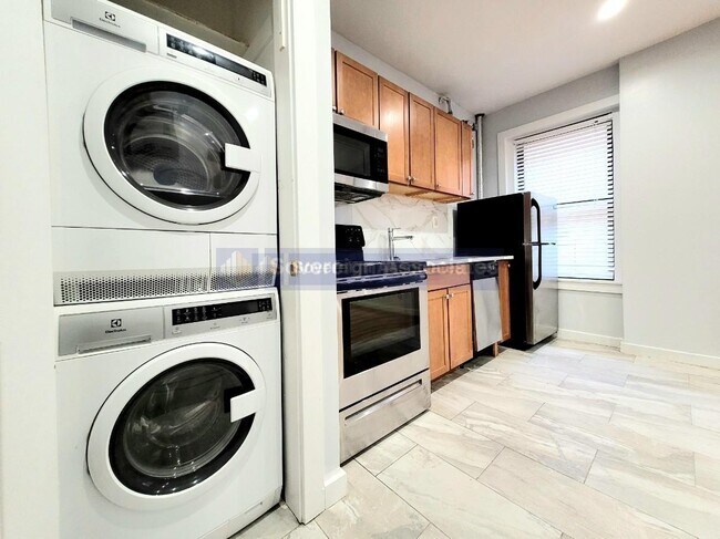 Building Photo - 518 West 204th Street