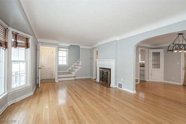 Foto del edificio - 1718 Maywood Rd