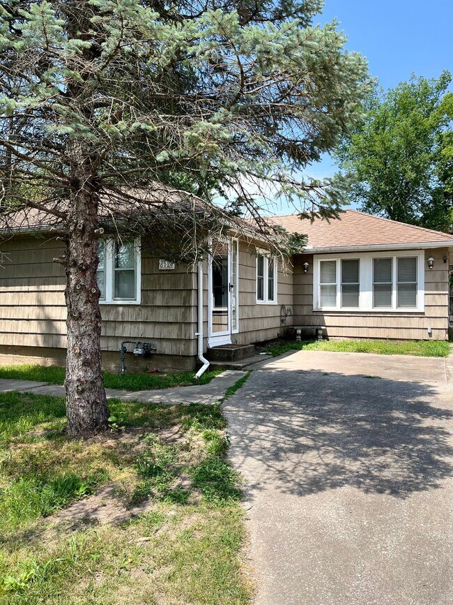 Building Photo - 8120 Agnes Ave