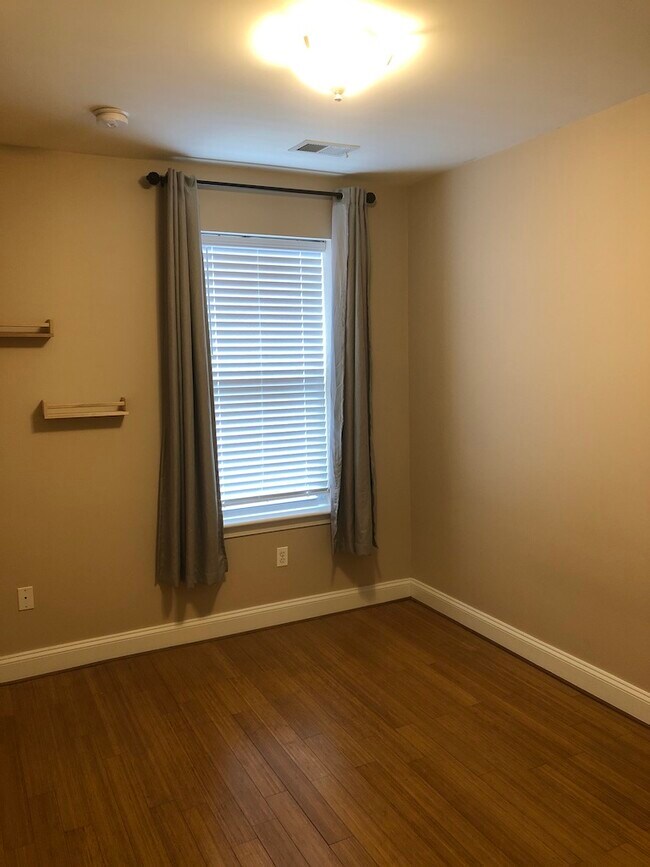 Foto del edificio - 3318 Sherman Ave NW