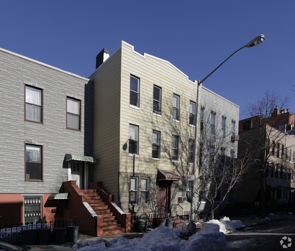 Primary Photo - 171 India St