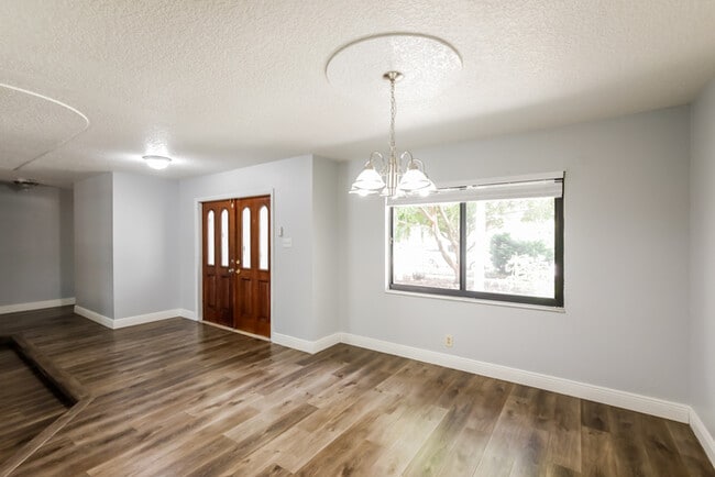 Building Photo - 264 NW 79th Ave