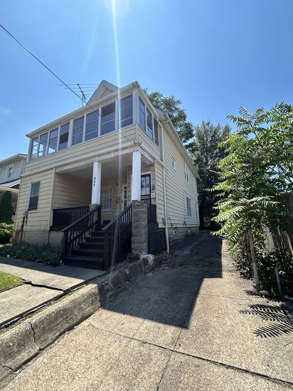 Foto del edificio - 880 Stevenson Rd