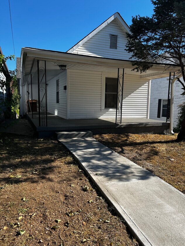 408 E Oak Hill Ave, Knoxville, TN 37917 House for Rent in Knoxville