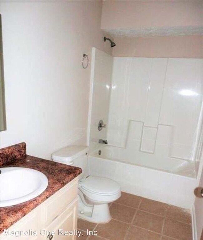 Building Photo - 5 br, 3.5 bath House - 136 Nizzear Lane