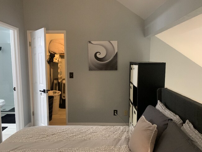 Foto del edificio - 510 Elm Dr