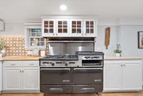 Building Photo - 8 Mount Vernon Pl