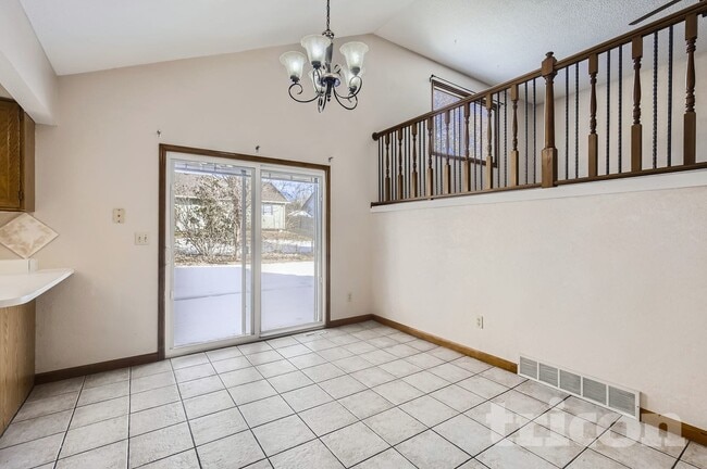 Building Photo - 4937 W 8th Street Rd