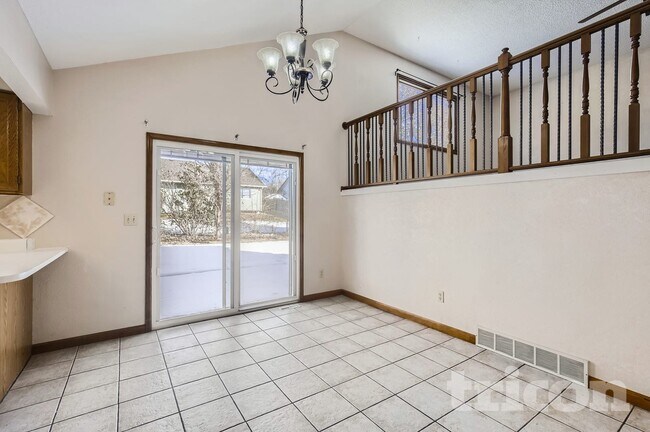 Foto del edificio - 4937 W 8th Street Rd