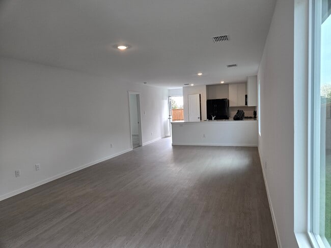 Foto del edificio - 3112 Burmese St