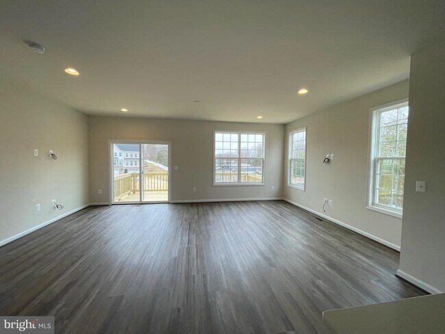 Building Photo - 3701 Allington Ct