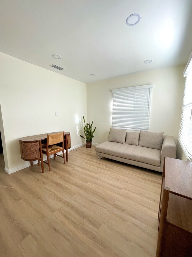 Foto del edificio - 5016 Briercrest Ave