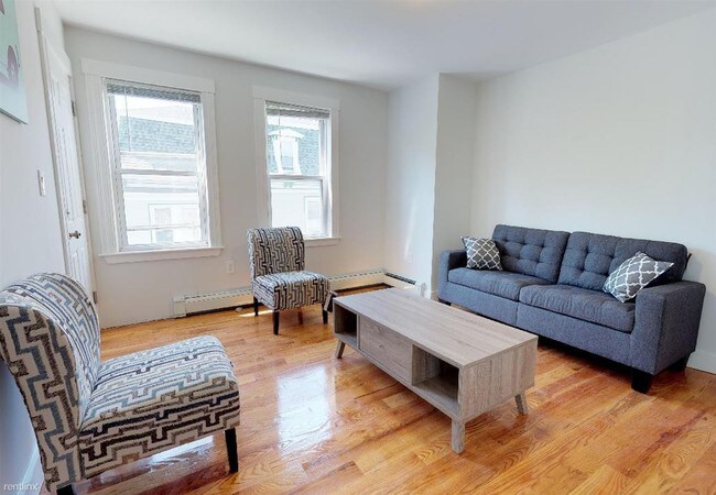 Building Photo - Room for Rent, 1.5 bath  - 76 Perkins St #2