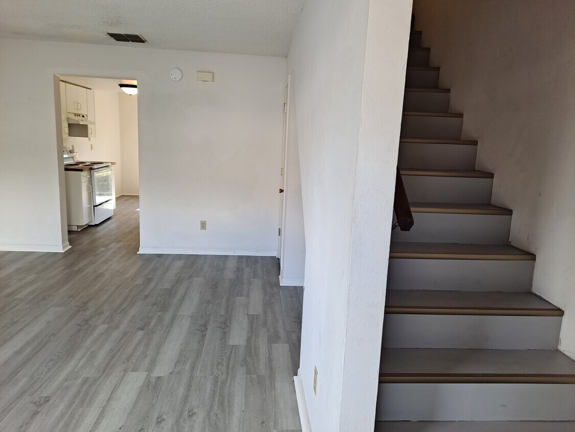 Photo - 2052 Kings Hwy (Clearwater, FL)