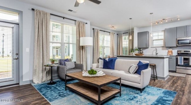 Foto del edificio - 1605 Barclay Pointe Blvd