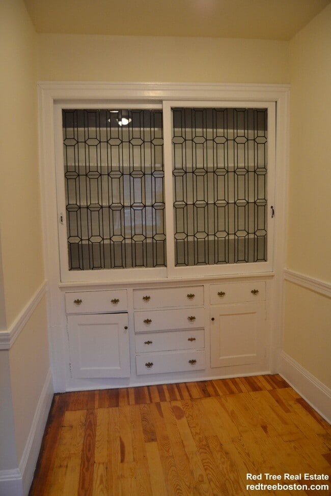 Building Photo - 1463 Beacon St