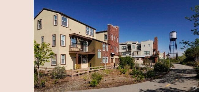 Building Photo - 887 Gaspar Vis