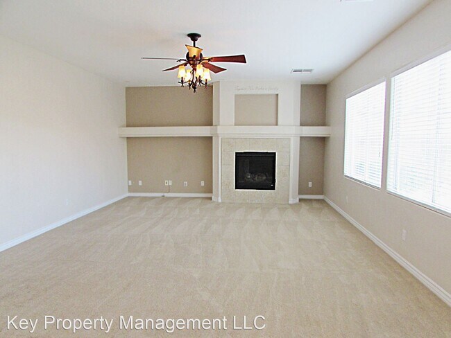 Foto del edificio - 4 br, 2.5 bath House - 1004 Windy Ferrell Ave