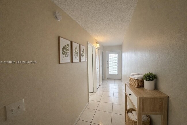 Foto del edificio - 1400 SW 124th Terrace