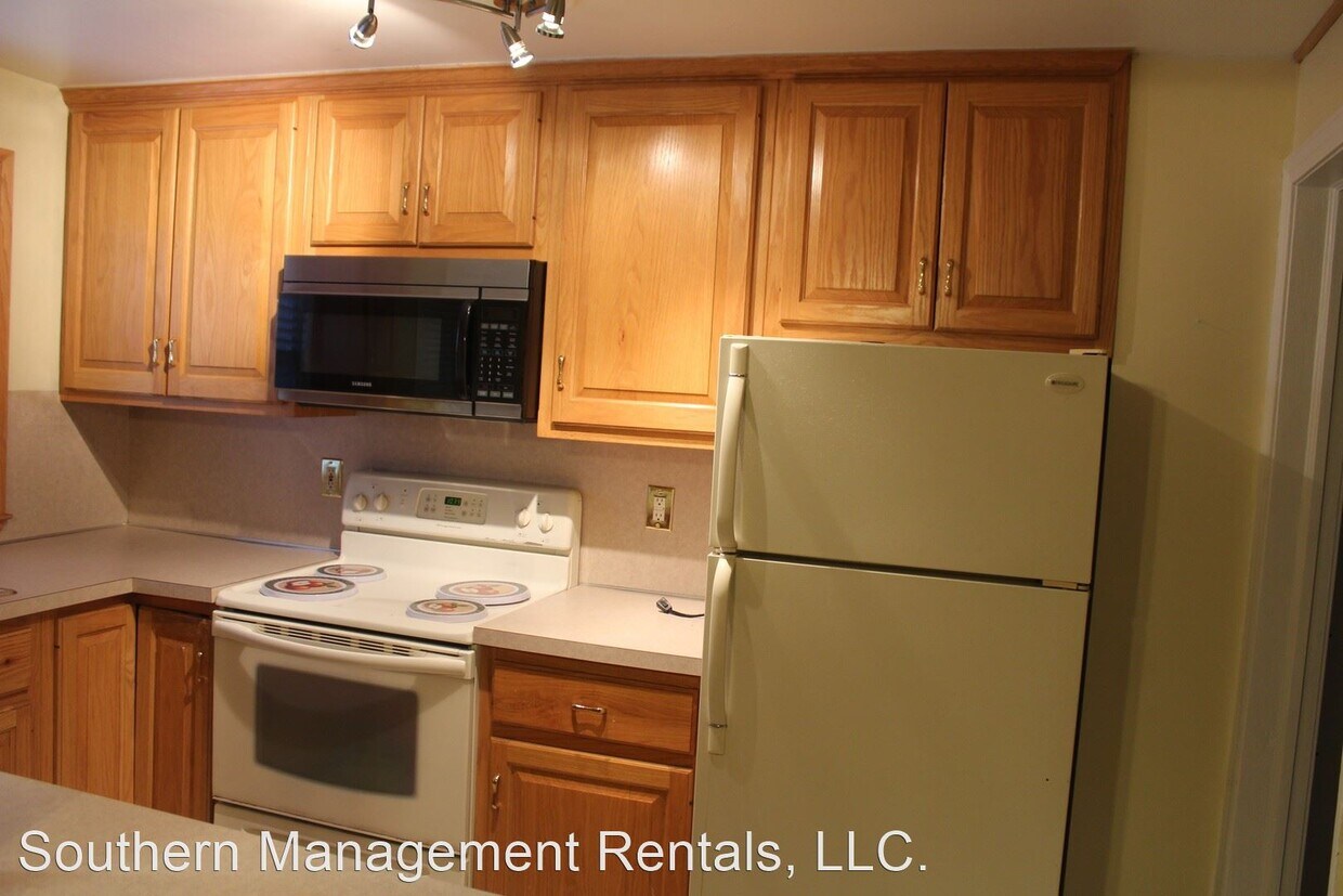 Foto del edificio - 3 br, 1.5 bath House - 1425 Fourth Ave.