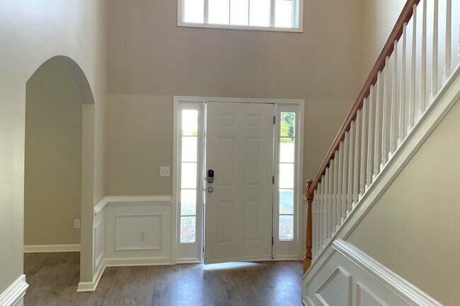 Building Photo - 1424 Fairbrooke Ct