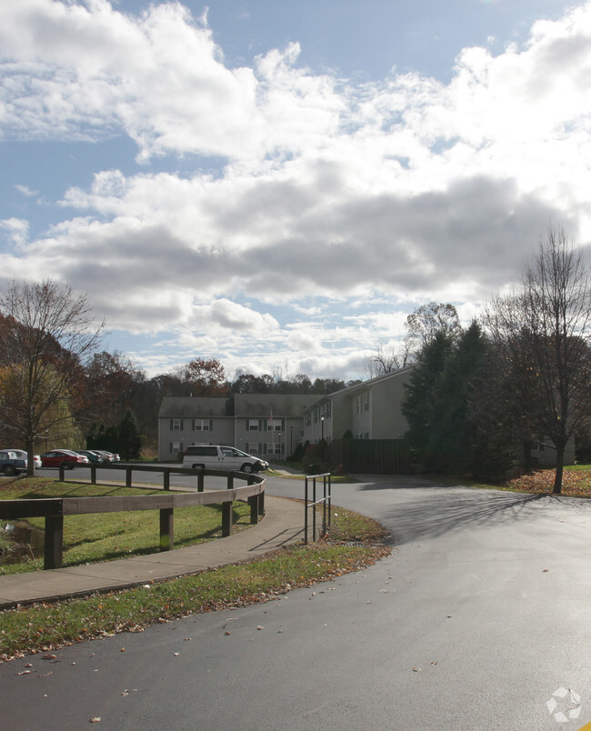 Building Photo - Chatham Manor