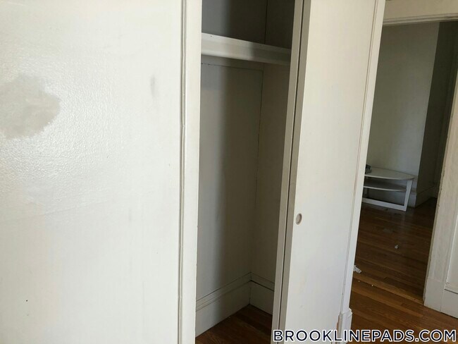 Foto del edificio - 1477 Beacon St