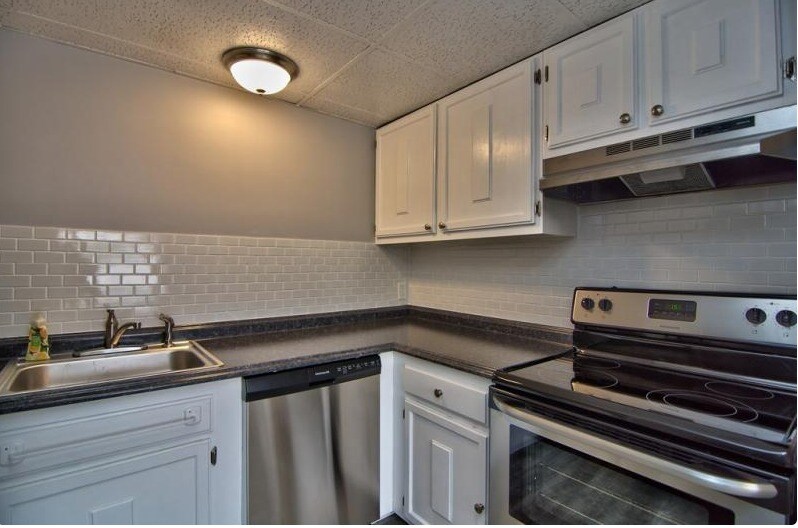 Foto principal - 100 Parkway Blvd
