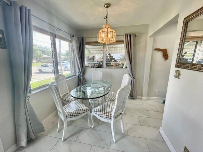 Building Photo - 1920 NE 51st Ct