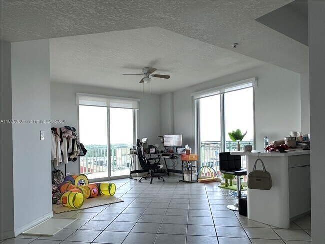 Building Photo - 3500 Coral Wy