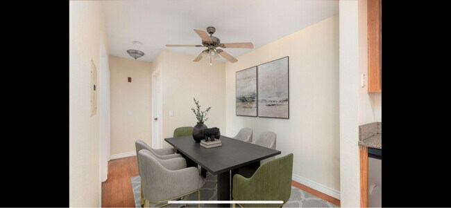 Building Photo - 1825 Bayview Heights Dr