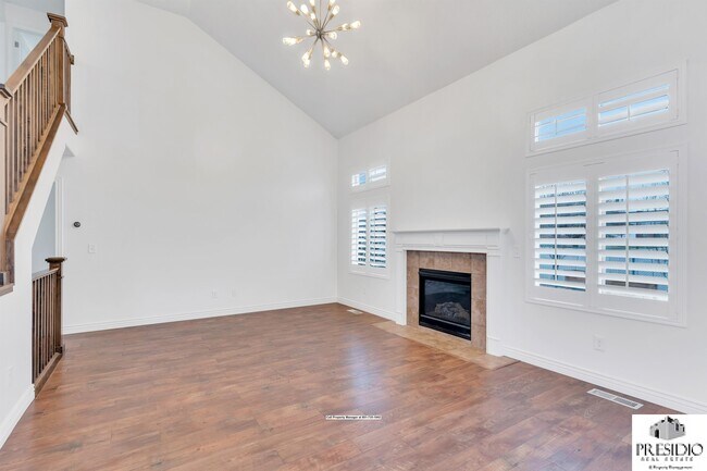 Foto del edificio - 727 Sandhill Dr