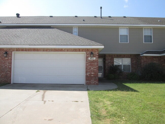 Photo - 867 Rambling Oaks Drive House