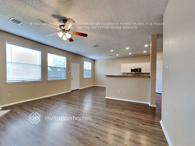 Foto del edificio - 1304 White Dove Ln
