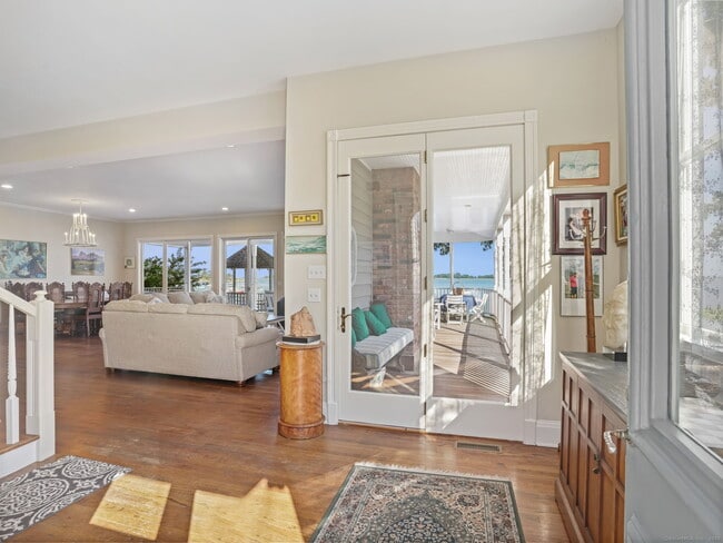 Building Photo - 3 E Beach Dr