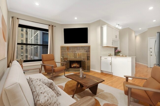 Building Photo - 20 E Goethe St