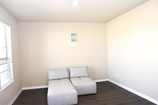 Foto del edificio - 7607 Lehman Rd