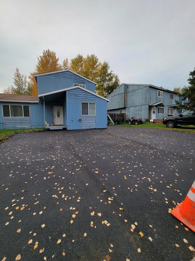 Primary Photo - 8150 Lamplighter Ct