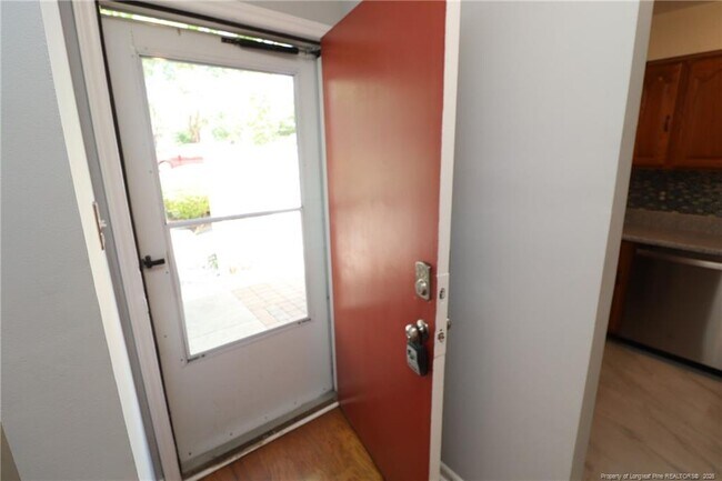 Foto del edificio - 7283 Sandy Creek Dr