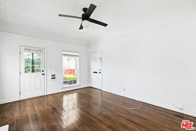 Building Photo - 1357 Cloverdale Ave